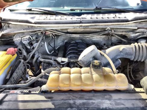 Used 2015 Ford F150 Platinum w/ Equipment Group 701A Luxury image 31