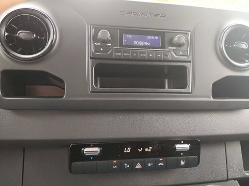 Used 2022 Mercedes-Benz Sprinter 2500 image 15