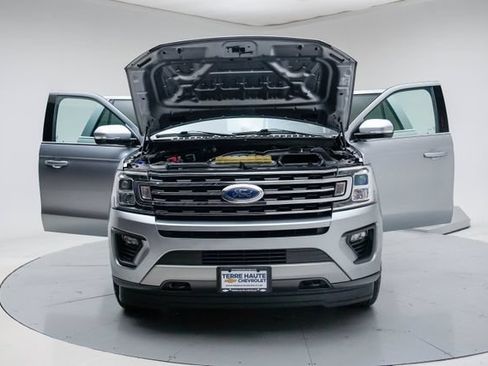 Used 2020 Ford Expedition XLT w/ Equipment Group 201A AWD/4WD image 16