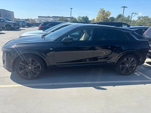 Used 2024 Cadillac Lyriq Sport w/ Nappa Leather Package AWD/4WD image 2