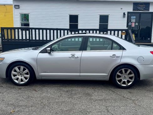 Used 2009 Lincoln MKZ FWD image 4