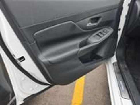 Used 2026 Nissan Sentra SV w/ SV Convenience Package FWD image 15