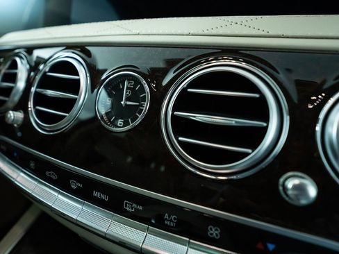 Used 2018 Mercedes-Benz S 560 Sedan image 31