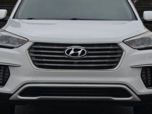 Used 2017 Hyundai Santa Fe Limited image 9