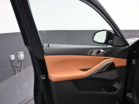 Used 2021 BMW X6 sDrive40i w/ M Sport Package image 10