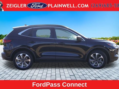 Used 2024 Ford Escape Platinum AWD/4WD image 6