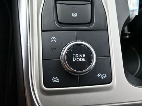 Used 2023 Ford Explorer Limited image 19