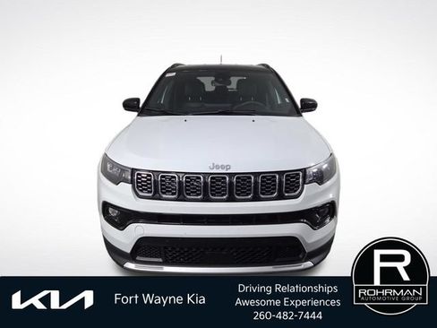 Used 2025 Jeep Compass Limited AWD/4WD image 3