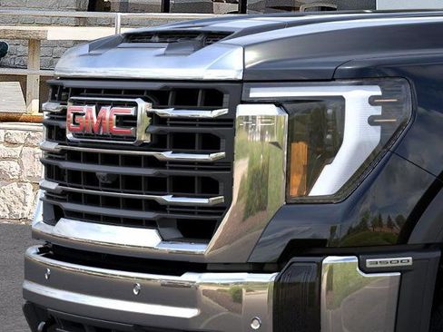 New 2026 GMC Sierra 3500 SLT w/ Texas SLT Premium Package image 39