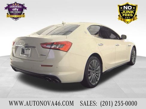 Used 2018 Maserati Ghibli Base image 4