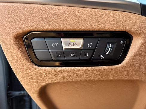 Certified 2025 BMW 330i Sedan RWD image 36