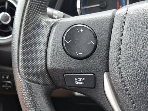 Used 2017 Toyota Corolla LE w/ Carpet Mat Package (TMS) FWD image 22