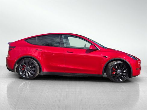 Used 2023 Tesla Model Y Performance image 3