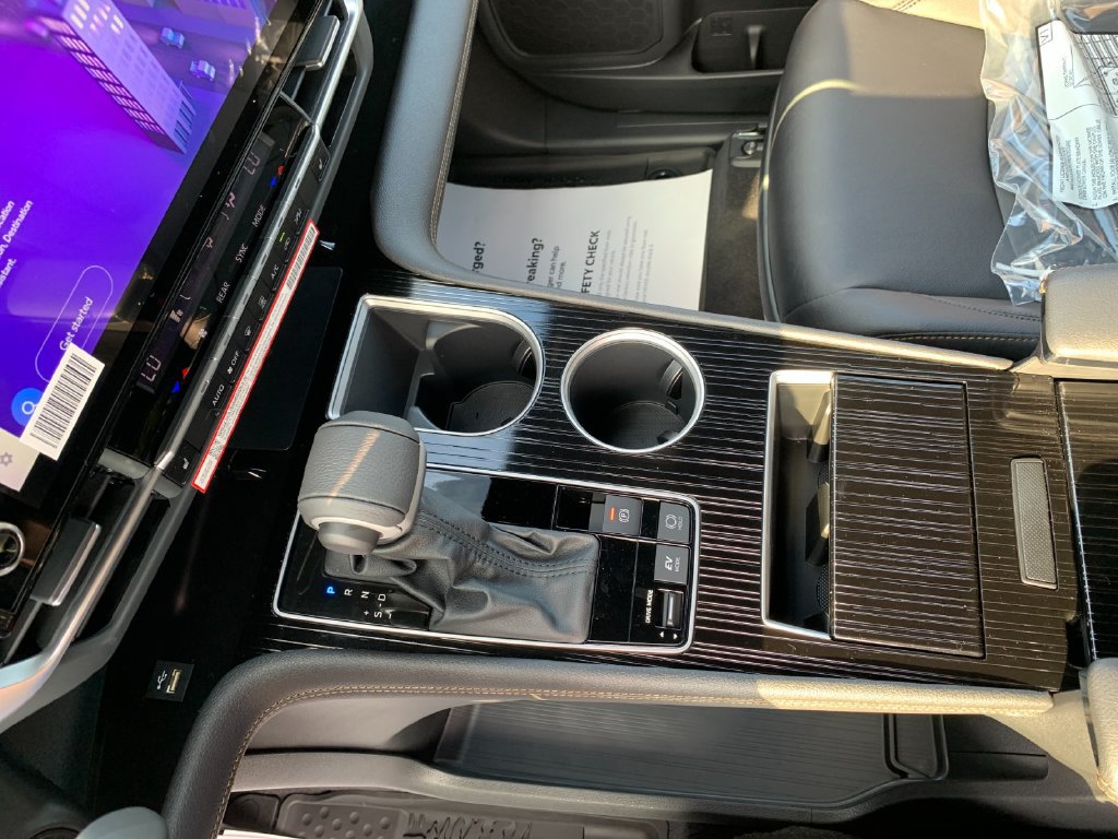 New 2026 Toyota Sienna XLE Woodland Edition AWD/4WD image 24
