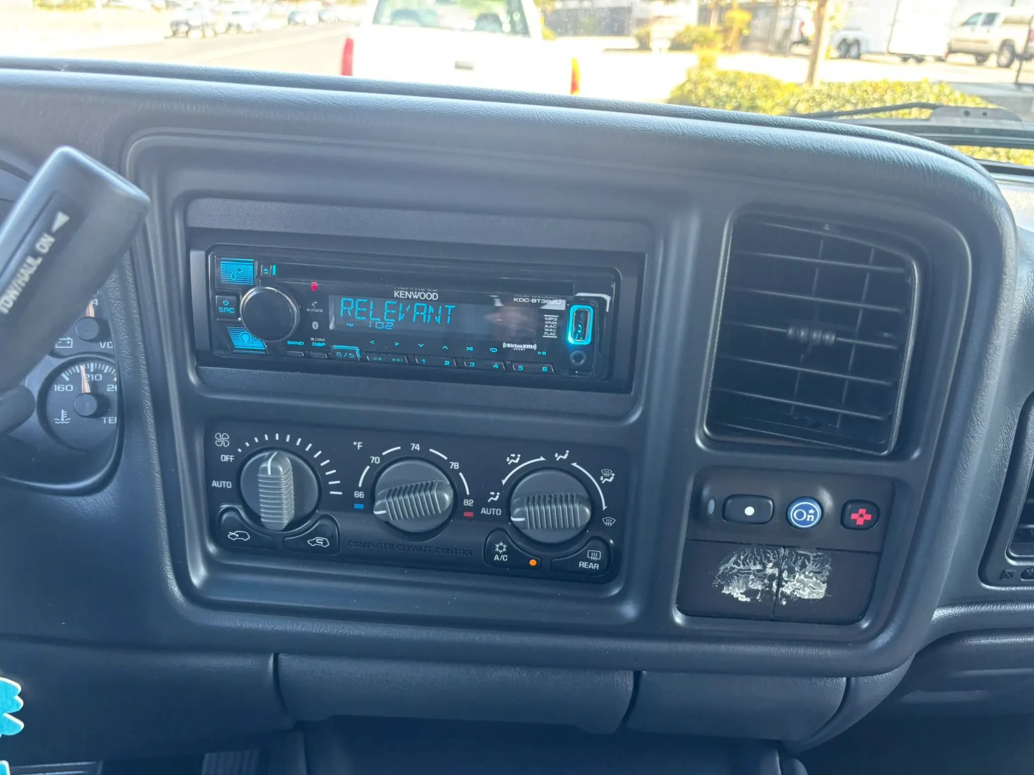 Used 2002 Chevrolet Avalanche 2500 w/ Convenience Pkg AWD/4WD image 22