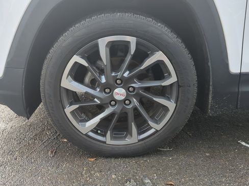 Used 2022 GMC Terrain SLT w/ Infotainment Package II image 14