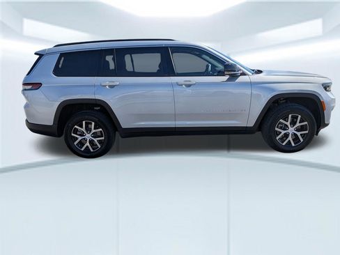 New 2025 Jeep Grand Cherokee L Limited RWD image 8