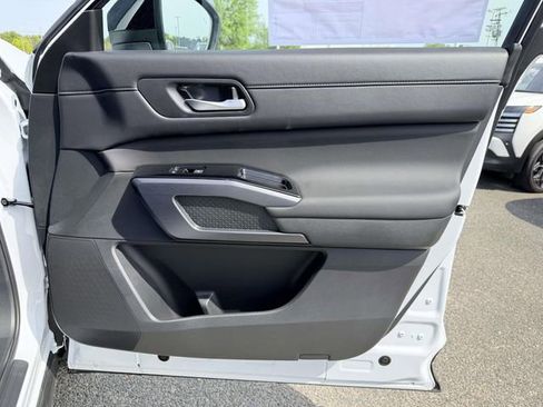 New 2026 Nissan Pathfinder SL AWD/4WD image 8