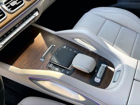 Used 2021 Mercedes-Benz GLS 450 4MATIC image 16