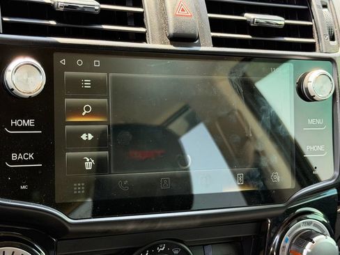 Used 2018 Toyota 4Runner TRD Off-Road Premium AWD/4WD image 23