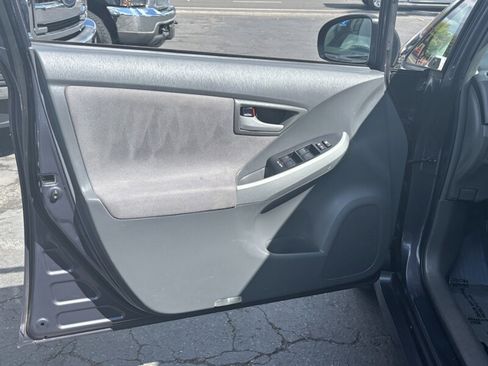 Used 2010 Toyota Prius III image 13