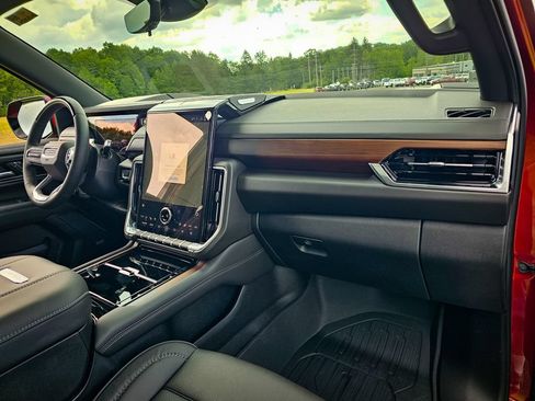 New 2026 GMC Yukon XL Denali w/ Denali Reserve Package AWD/4WD image 50