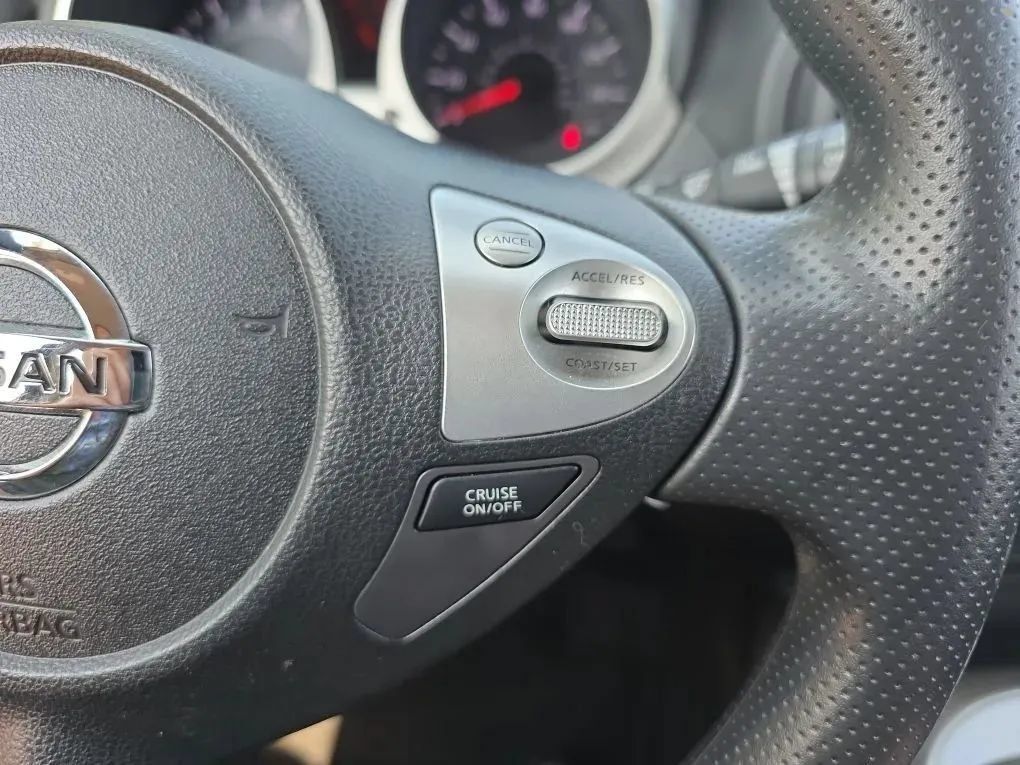 Used 2012 Nissan Juke S FWD image 18