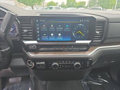 Used 2025 Chevrolet Silverado 2500 LT w/ Convenience Package AWD/4WD image 17