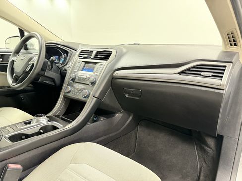 Used 2018 Ford Fusion S image 27