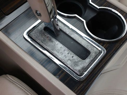 Used 2007 Lincoln Navigator Luxury Sport Utility 4D image 39