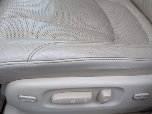 Used 2017 Lexus LX 570 4WD w/ Luxury Package image 17