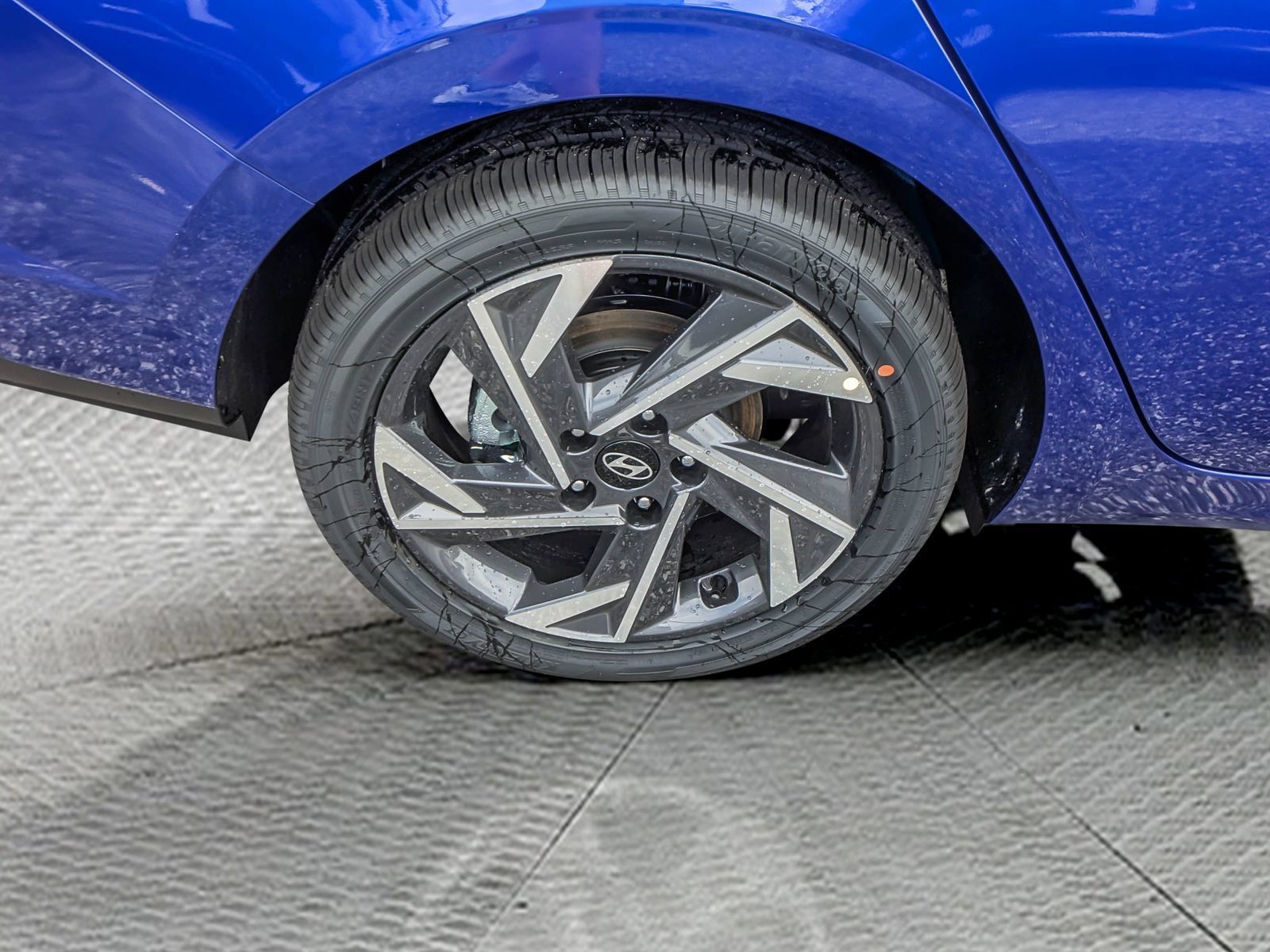 New 2025 Hyundai Elantra SEL FWD image 11