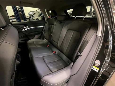 Certified 2023 Audi e-tron Premium Plus w/ Premium Plus Package AWD/4WD image 26