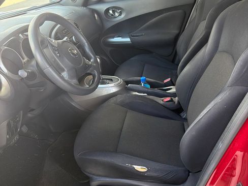 Used 2011 Nissan Juke S FWD image 4
