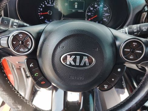 Used 2014 Kia Soul ! w/ Sun & Sound Package FWD image 17