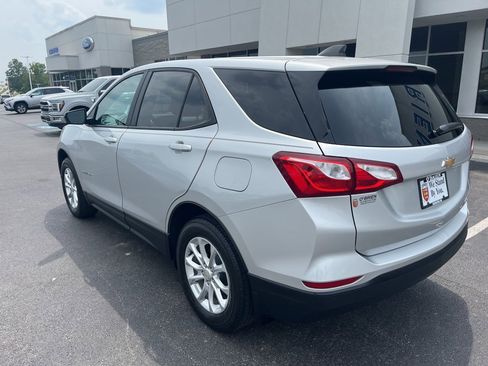 Used 2020 Chevrolet Equinox LS w/ LS Convenience Package image 3