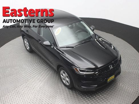 Used 2023 Honda HR-V LX image 3