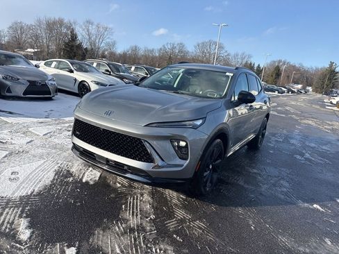 Used 2024 Buick Envision Sport Touring image 3