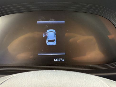 Used 2024 Hyundai Venue SEL FWD image 21