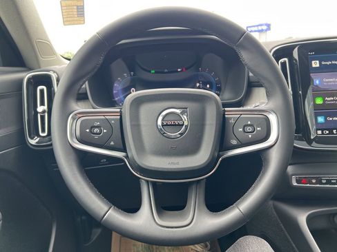 Certified 2023 Volvo XC40 B5 Plus w/ Protection Package Premier image 16