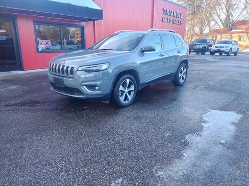 Used 2019 Jeep Cherokee Limited image 2