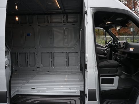 Used 2026 Mercedes-Benz Sprinter 3500 image 22