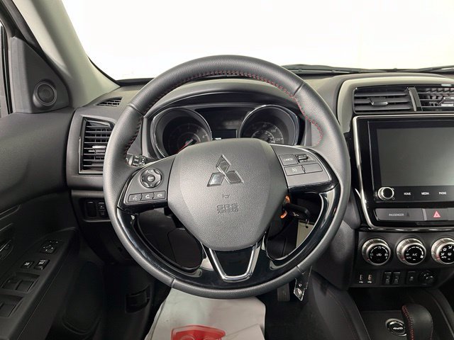 Used 2026 Mitsubishi Outlander Sport LE AWD/4WD image 16