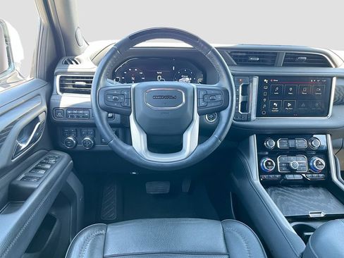 Used 2023 GMC Yukon Denali w/ Advanced Technology Package AWD/4WD image 23