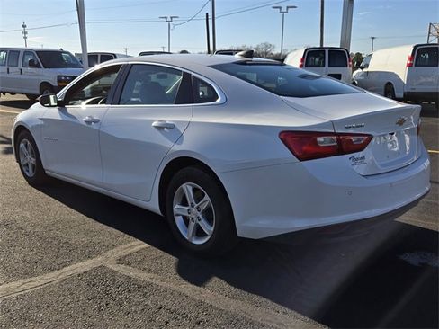 Used 2025 Chevrolet Malibu LS w/ Driver Confidence Package image 5