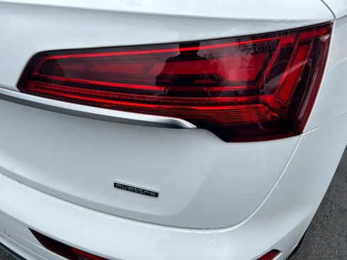 Used 2021 Audi Q5 Premium w/ Convenience Package image 10
