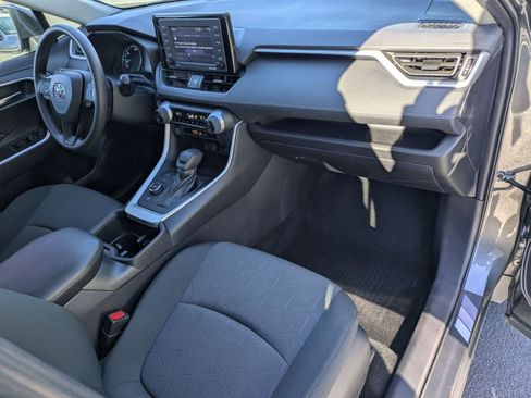 Used 2022 Toyota RAV4 XLE image 26