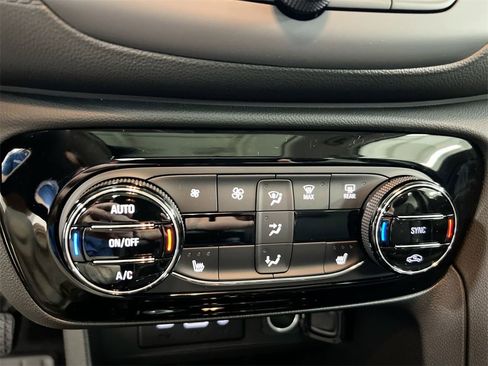 Used 2023 Buick Encore GX Essence w/ Experience Buick Package image 15