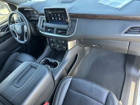 Used 2023 Chevrolet Suburban Premier image 29