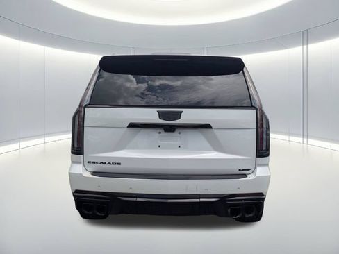 Used 2025 Cadillac Escalade V AWD/4WD image 5